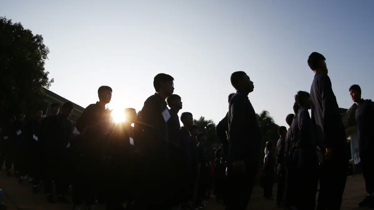 Siswa mengikuti kegiatan Masa Pengenalan Lingkungan Sekolah (MPLS) di Sekolah Rakyat, Jalan Margaguna Raya, Jakarta, Rabu (15/7/2026). (Dery Ridwansah/ JawaPos.com)