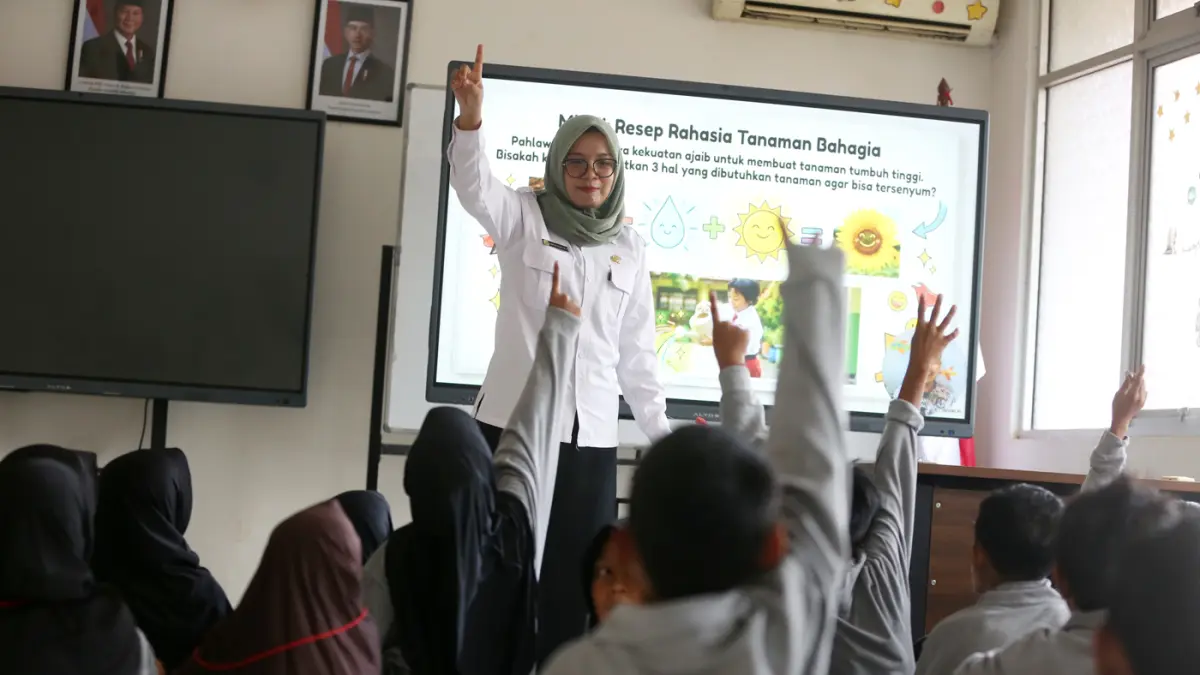 Siswa mengikuti kegiatan Masa Pengenalan Lingkungan Sekolah (MPLS) di Sekolah Rakyat, Jalan Margaguna Raya, Jakarta, Rabu (15/7/2026). (Dery Ridwansah/ JawaPos.com)
