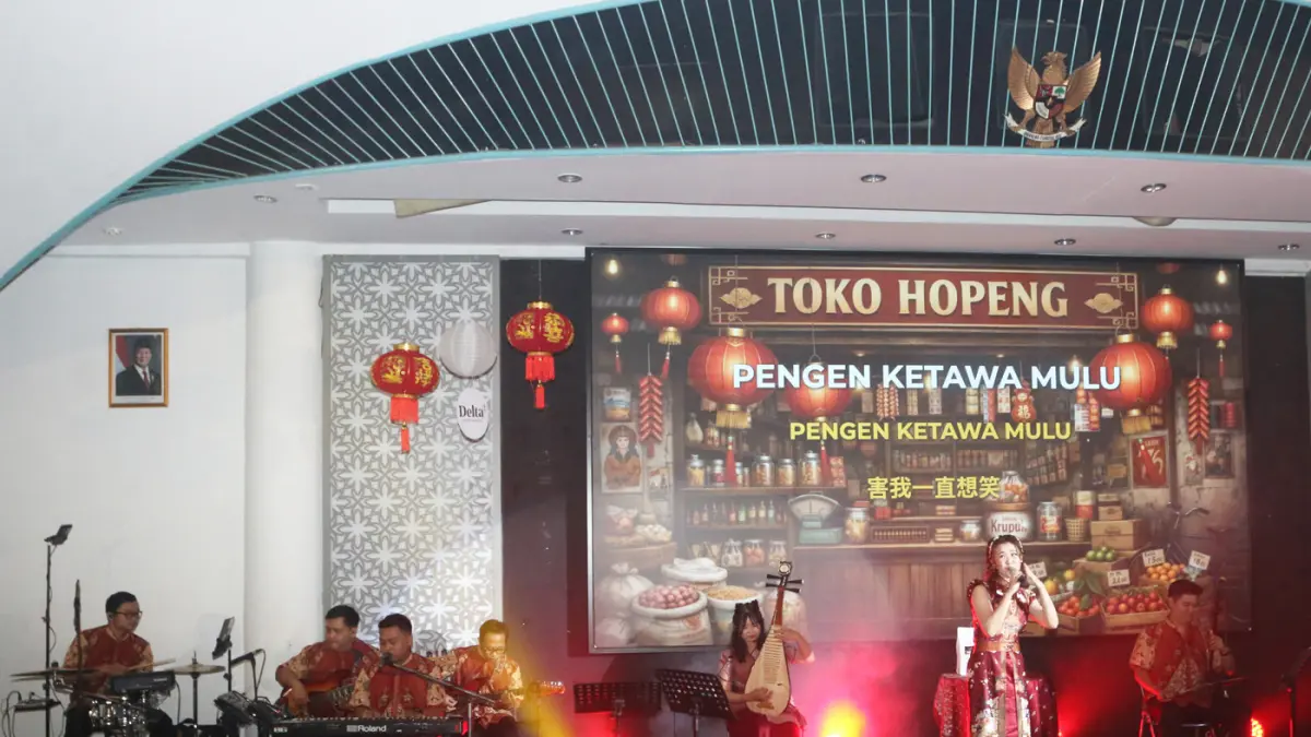 Perpaduan budaya Indonesia, Jawa, dan Tionghoa diwujudkan Toko Hopeng melalui mini album perdana WIC: Waktu Indonesia Cin(t)a yang resmi diluncurkan di Gedung Thomas Aquinas,Universitas Katolik Soegijapranata,Kota Semarang,Jawa Tengah Rabu (15/7/2026)