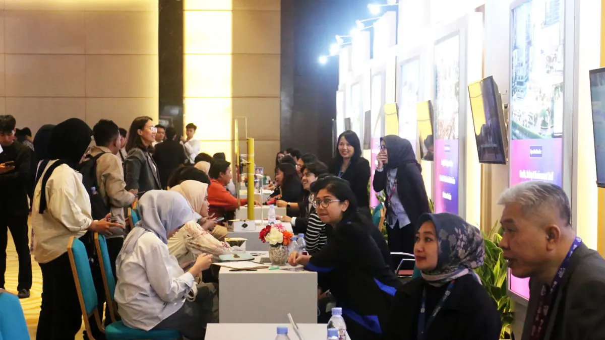 Antusias para pencari kerja saat kegiatan Podomoro Talent Expo (PTE) 2026 di Kuningan City, Jakarta, Jumat (17/7/2026).