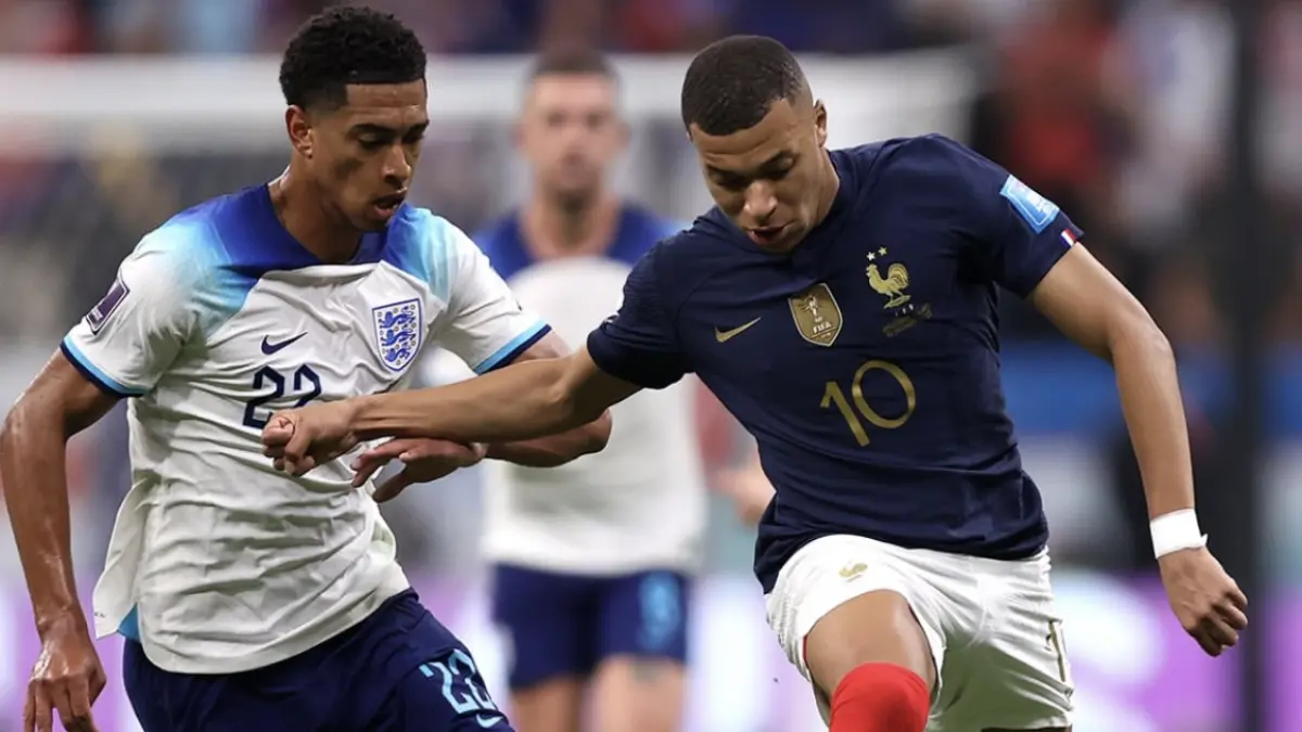 Terakhir kali Timnas Prancis bertemu Inggris adalah pada babak perempat final Piala Dunia 2022 di Qatar. Prancis sukses menekuk Inggris dalam pertandingan sengit yang berakhir dengan skor tipis 2-1. (Dok. Instagram/@equipedefrance) - Image