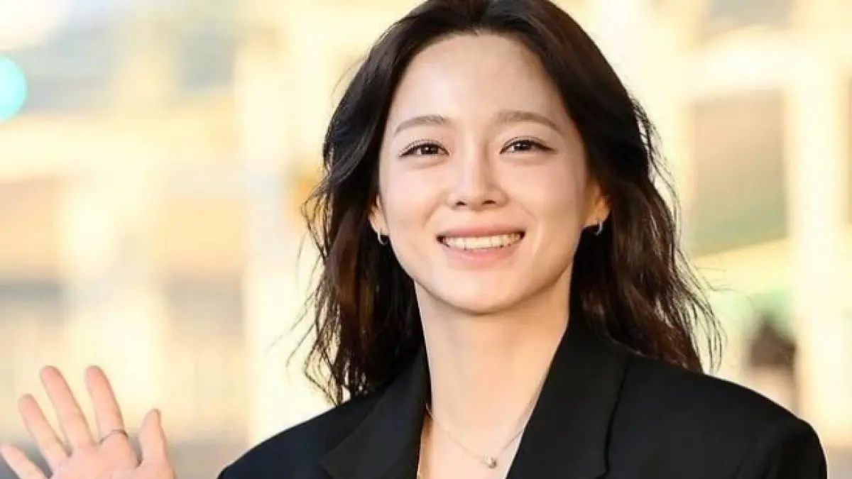 kim sejeong (x @hourlysejeong)
