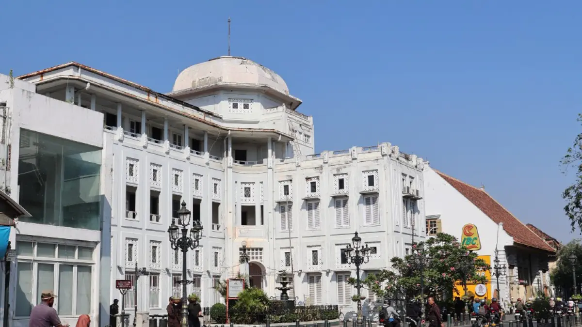 Bangunan depan gedung Jiwa Sraya,akan di siapkan untuk museum fotografi Kawasan Kota Lama Semarang,Senin(20/7/2026)