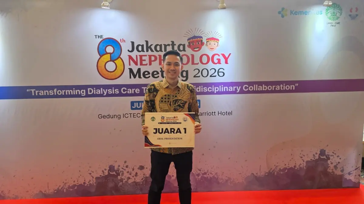 Dosen Fakultas Kedokteran Universitas Ciputra, dr. Edwin Hadinata, Sp.PD, meraih juara 1 Jakarta Nephrology Meeting 2026. (istimewa) - Image
