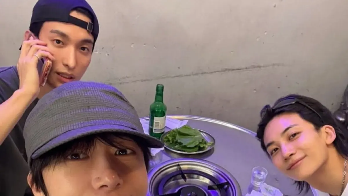 Hyungwon MONSTA X Unggah Selfie Bareng Jeonghan dan DK SEVENTEEN, Persahabatan 10 Tahun Jadi Sorotan