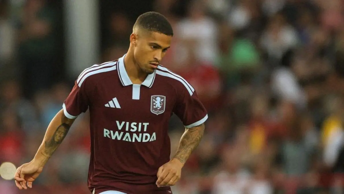 Joao Gomes jalani debut impresif dan tunjukkan kualitas lini tengah saat Aston Villa bukukan kemenangan 5-0 atas Walsall di pramusim 2026/2027. (Istimewa) - Image