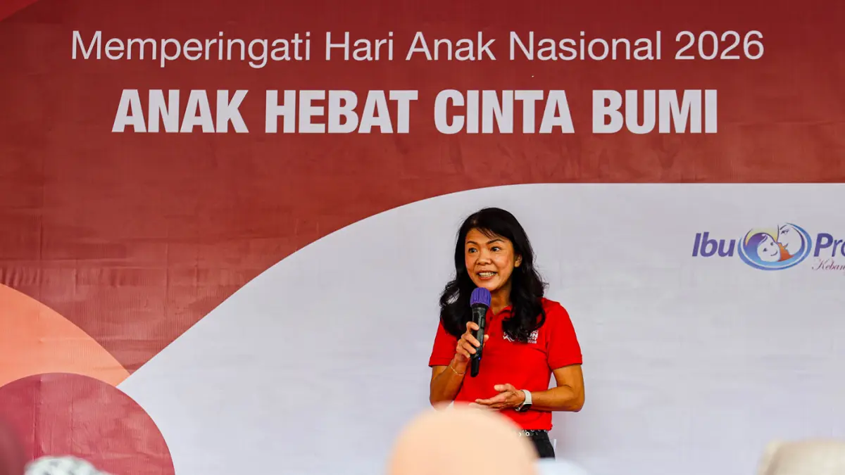 President Director and Chief Executive Officer (CEO) Generali Indonesia Rebecca Tan memberikan sambutan saat kegiatan edukasi keberlanjutan bertema “Anak Hebat Cinta Bumi” di Ruang Publik Terpadu Ramah Anak (RPTRA) Bunga Rampai, Duren Sawit, Jakarta, Rabu