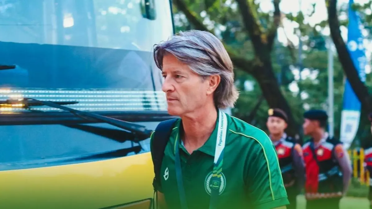 Pelatih kepala PSS Pieter Huistra. (Istimewa) - Image