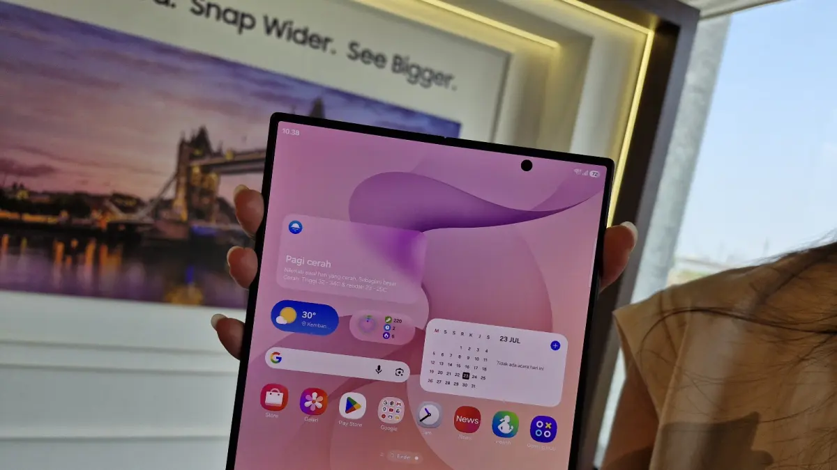 Perangkat Samsung Galaxy Z Fold8 Ultra. (Rian Alfianto/JawaPos.com) - Image