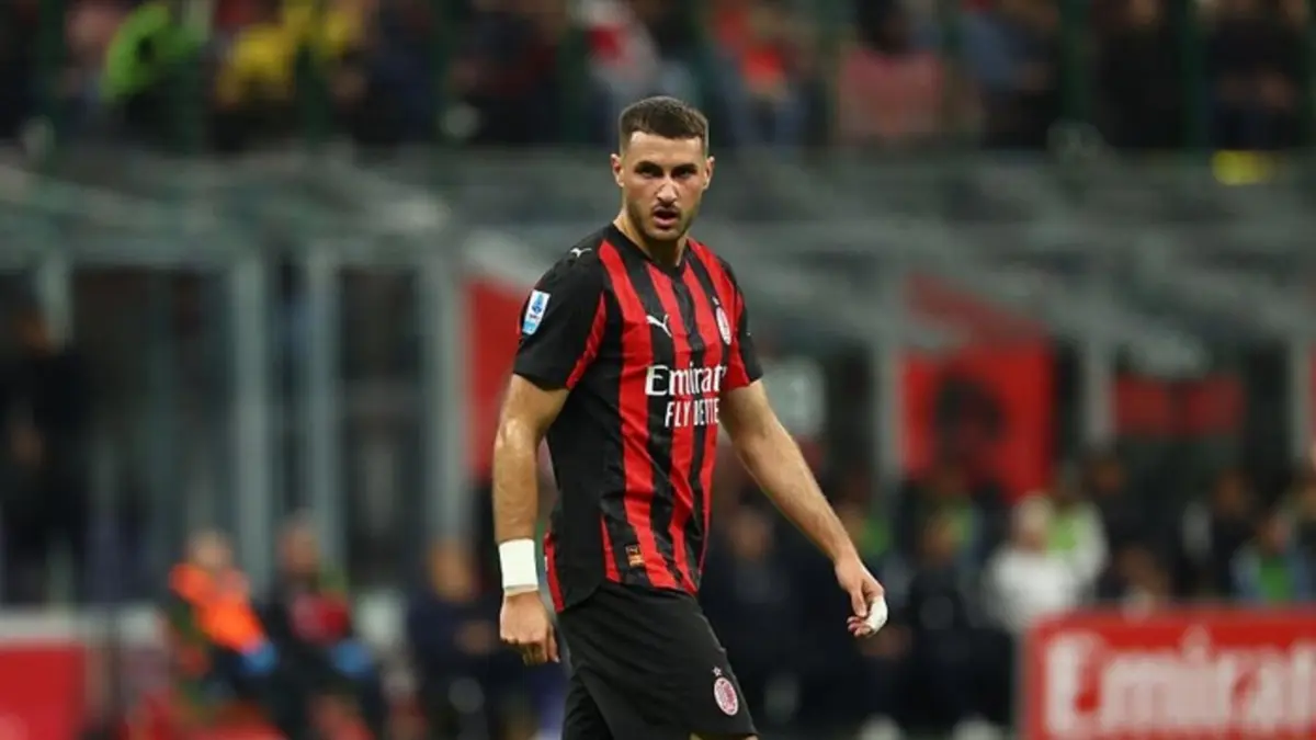 Lazio menjadikan Santiago Gimenez sebagai target utama. Gennaro Gattuso ingin meminjam striker AC Milan tersebut musim panas ini. (Dok. ACM) - Image