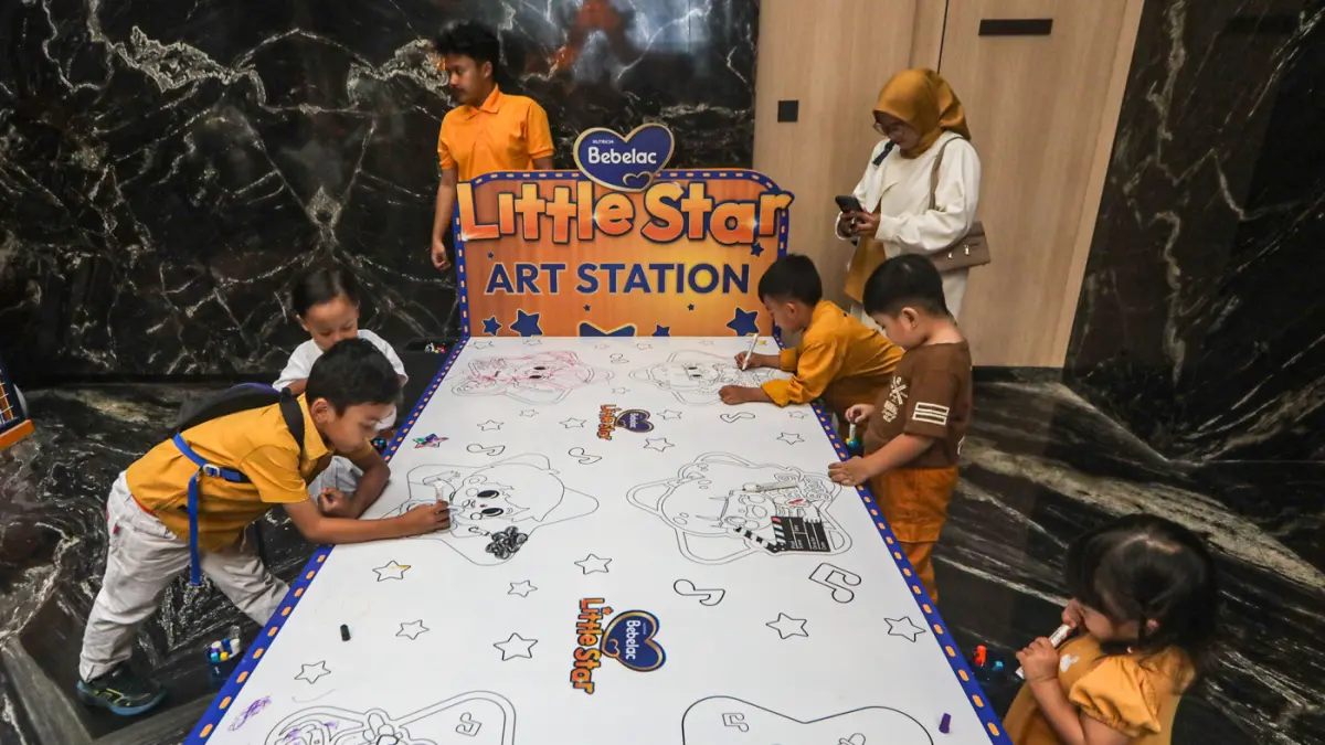 Anak bermain pada acara Bebelac Little Star 2026 di Jakarta, Jumat (24/7/2026). (Salman Toyibi/Jawa Pos)
