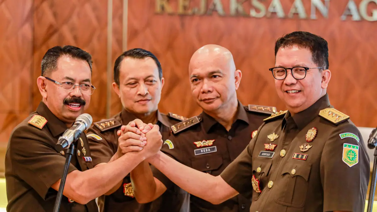 Wakil Jaksa Agung Asep Nana Mulyana (kiri), Jaksa Agung Muda Tindak Pidana Khusus (Jampidsus) Kuntadi (kanan), Jaksa Agung Muda Intelijen (Jamintel) Reda Manthovani (kedua kanan), dan Jaksa Agung Muda Bidang Pengawasan (Jamwas) Rudi Margono (kedua kiri),