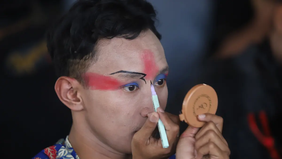 Panggung terbuka Taman Bahari Mojopahit Kota Mojokerto riuh oleh tepuk tangan penonton pada Minggu sore (26/7/2026) kemarin. Ratusan warga memadati area TBM tersebut menyaksikan pertunjukan seni tradisi Kuda Lumping, Reog, dan Bantengan yang digelar oelh