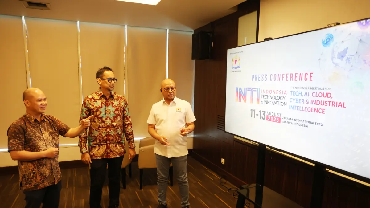Kepala Bidang Ekonomi Digital Kamar Dagang Industri Indonesia Firlie. H Ganinduto bersama Wakil Kepala Badan Ekosistem Digital Kadin , Jamalul Izza, Direktur Indonesia Technology Innovation (INTI) Hendry Bunardy