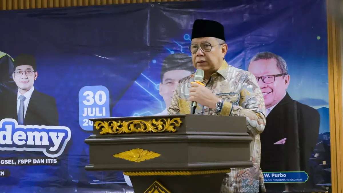 Wali Kota Tangsel Benyamin Davnie mengungkap perkembangan pelaksanaan program internet gratis yang kini sudah masuk sampai ke pondok-pondok pesantren. (Pemkot Tangsel) - Image
