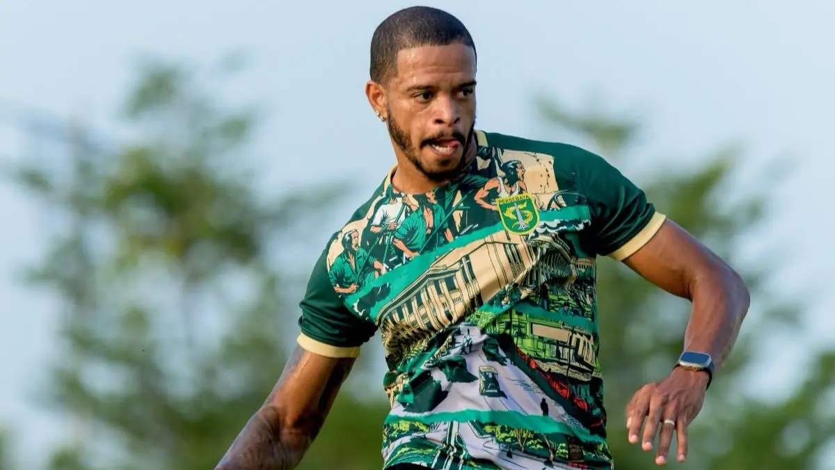 Alex Martins mencetak gol kemenangan Persebaya Surabaya atas Port FC sebelum mengalami cedera dan dibawa ke rumah sakit. (Persebaya) - Image