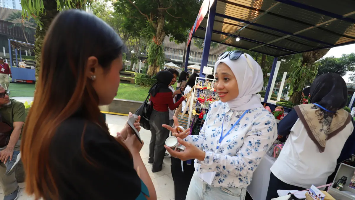 pembukaan pameran dan bazar Local Finds Market by LAKSMI di Tribeca Park, Central Park Mall, Jakarta, Sabtu (1/8/2026).