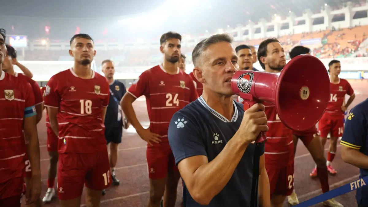 Moment kesedihan para pemain Timnas Indonesia usai di kalahkan Vietnam di pertandingan Grup A Piala AFF 2026 di Stadion Pakansari, Kabupaten Bogor, Jawa Barat, Senin (3/8/2026). (Dery Ridwansah/ JawaPos.com) - Image