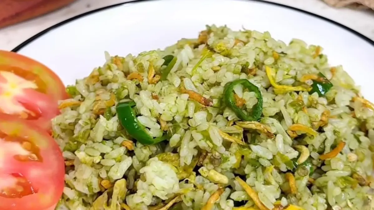 Resep Nasi Goreng Teri Medan Cabe Hijau ala Solaria, Gurih Pedas dengan Warna Hijau Cerah