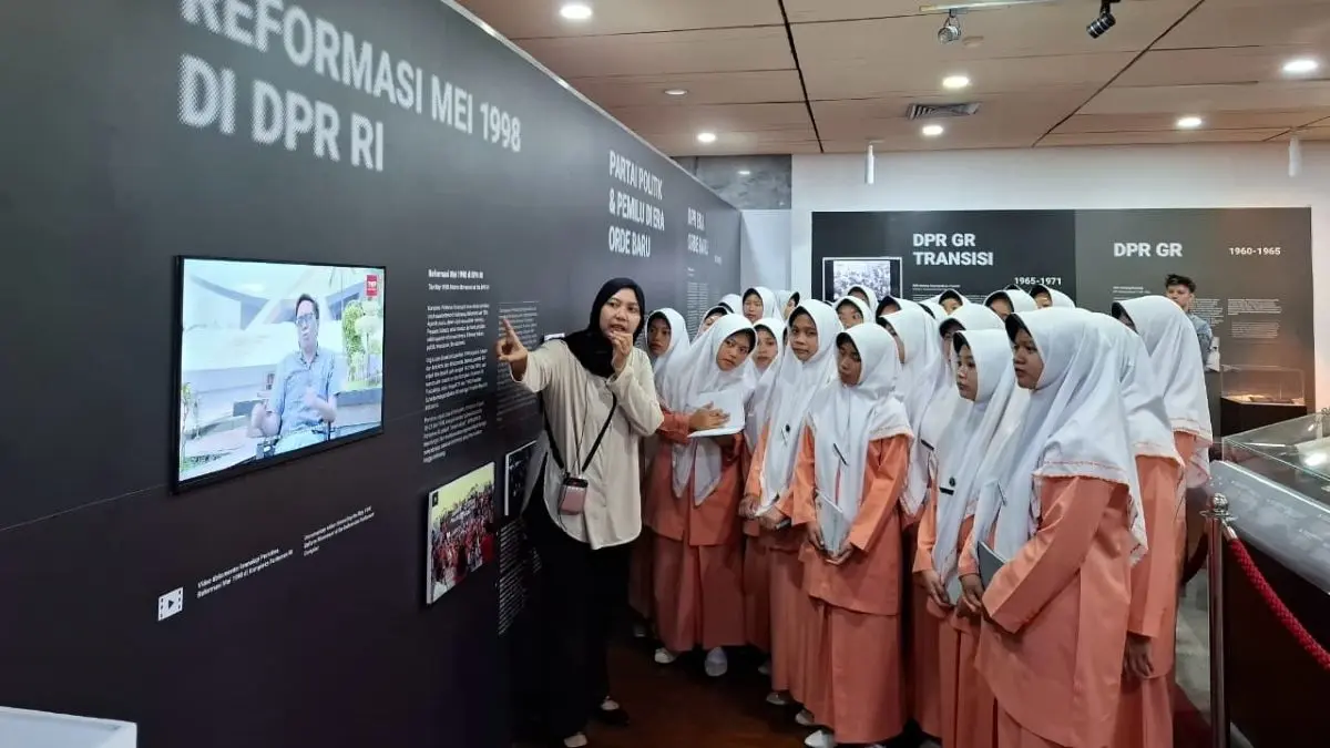 Kunjungi Gedung Parlemen, Santri Darul Amanah Siap Lanjutkan Estafet Kepemimpinan Bangsa