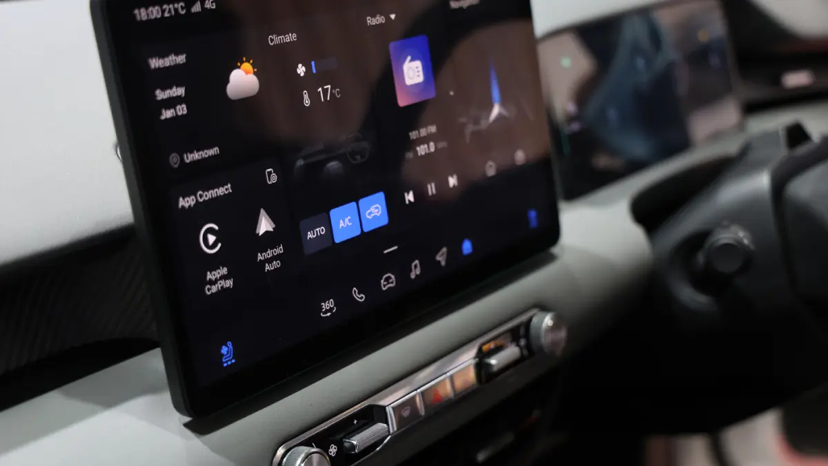 Mobil MG S5 EV pada ajang GIIAS 2026. (Dery Ridwansah/ JawaPos.com)