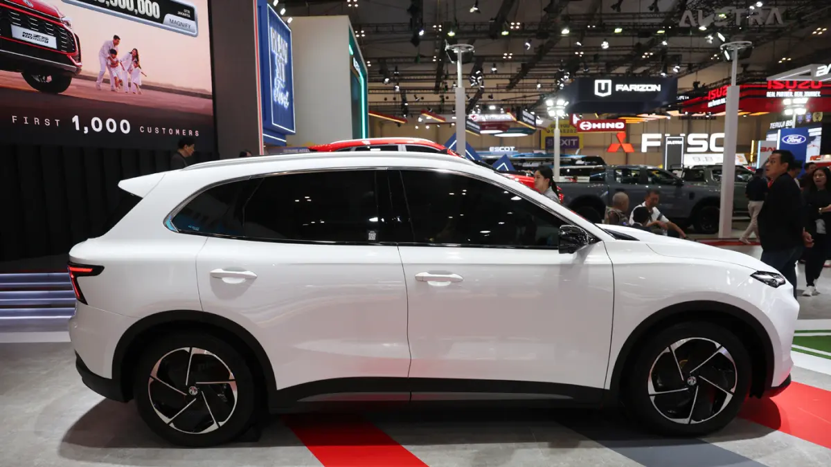 Mobil MG S5 EV pada ajang GIIAS 2026. (Dery Ridwansah/ JawaPos.com)