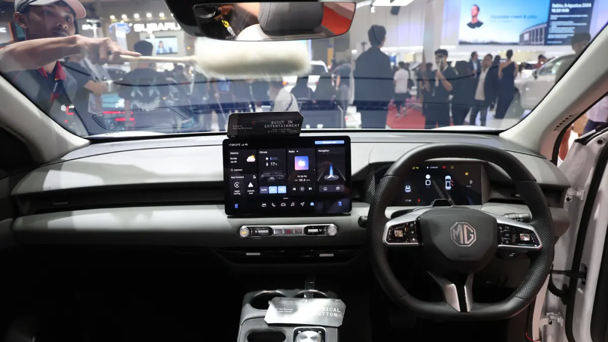 Mobil MG S5 EV pada ajang GIIAS 2026. (Dery Ridwansah/ JawaPos.com)