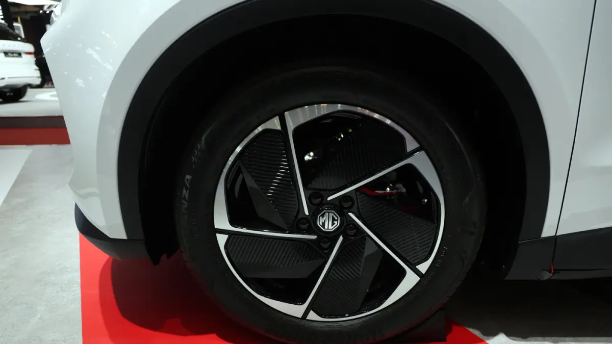 Mobil MG S5 EV pada ajang GIIAS 2026. (Dery Ridwansah/ JawaPos.com)