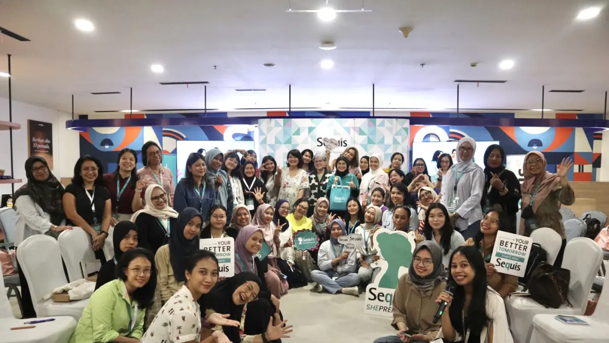 Peserta dan narasumber berfoto bersama