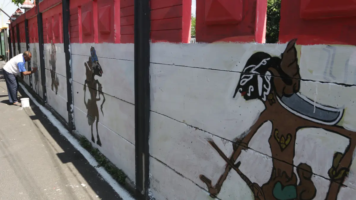 Sebanyak 47 bidang di lukis wayang menghiasi wilayah RW 1 Pendrikan Lor,Kota Semarang,Kamis(6/8/2026)