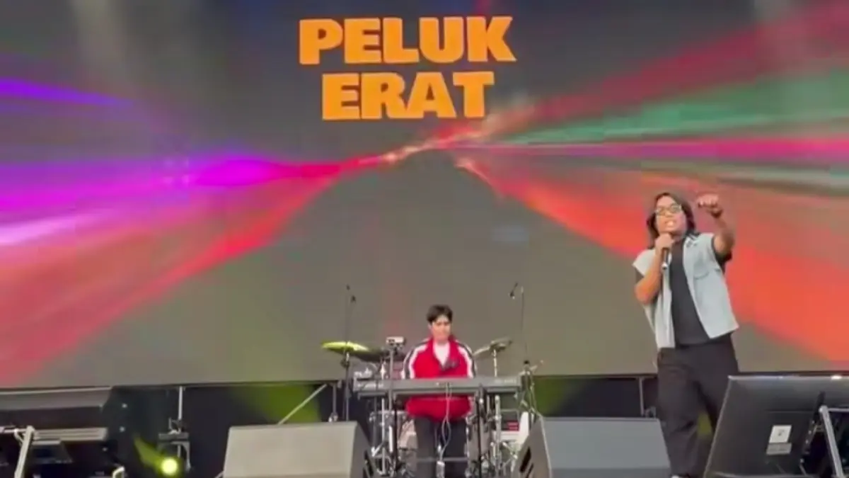 Momen Praz Teguh jadi vokalis dadakan Kangen Band. (Instagram: kangenbandofficial_) - Image