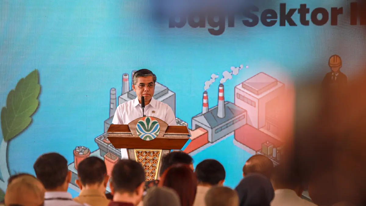 Menteri Ketenagakerjaan Yassierli, memberikan sambutan saat Peluncuran Perlindungan Soasial Sektor Informal Persampahan di RDF Rorotan, Jakarta, Senin (10/08/2026). (Hanung Hambara/Jawa Pos)