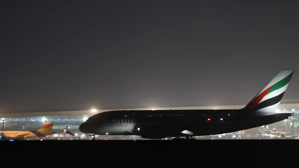 pesawat Airbus A380 milik maskapai Emirates di Bandara Soekarno-Hatta, Tangerang, Sabtu (08/08/2026). (Hanung Hambara/Jawa Pos)
