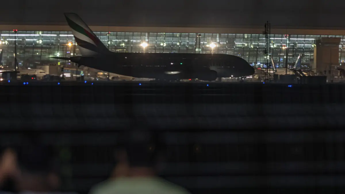 pesawat Airbus A380 milik maskapai Emirates di Bandara Soekarno-Hatta, Tangerang, Sabtu (08/08/2026). (Hanung Hambara/Jawa Pos)
