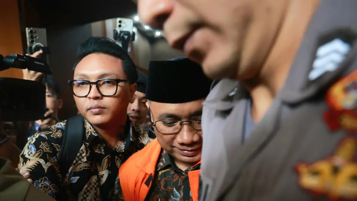 Tersangka kasus dugaan korupsi Yaqut Cholil Qoumas menjalani sidang perdana di Pengadilan Tipikor, Jakarta, Selasa (11/8/2026). (Dery Ridwansah/ JawaPos.com)