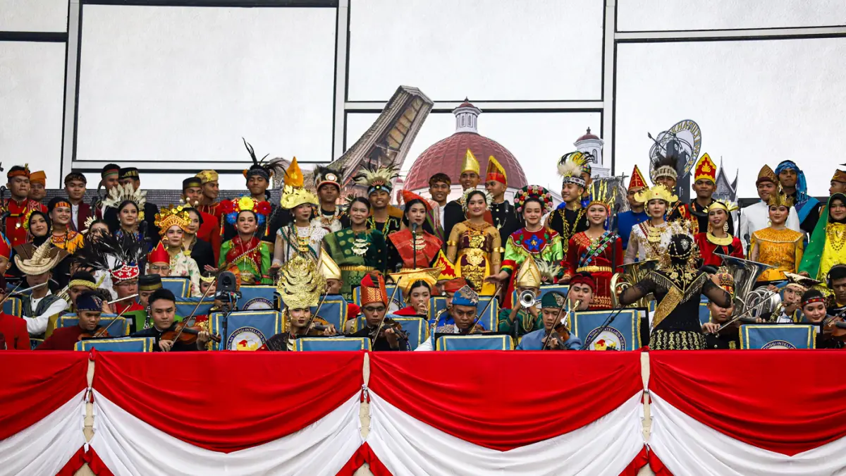 Pegawai melakukan gladi bersih persiapan pidato Presiden di Kompleks Parlemen, Senayan, Jakarta, Kamis (13/8/2026). (Salman Toyibi/Jawa Pos)
