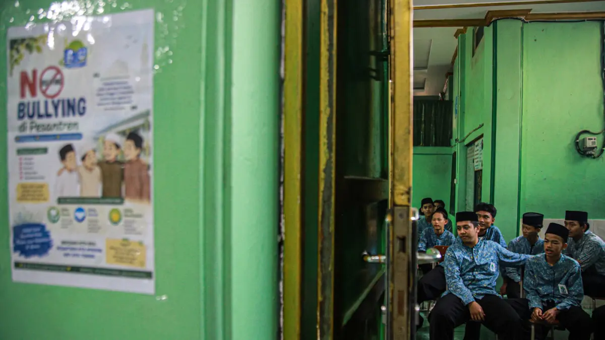 Sejumlah siswa menjalani pemeriksaan saat skrining TB dan CKG di Pondok Pesantren Terpadu Khairul Ummah, Kapuk Muara, Jakarta, Kamis (13/8/2026). Sejumlah siswa menjalani pemeriksaan saat skrining TB dan CKG di Pondok Pesantren Terpadu Khairul Ummah, Kapu