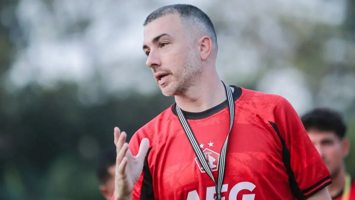 Pelatih Persik Kediri Marcos Reina. (Persik) - Image