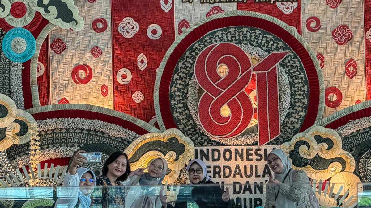Pernik-Pernik Hiasan Merdeka Di Bandara Soekarno Hatta - Image
