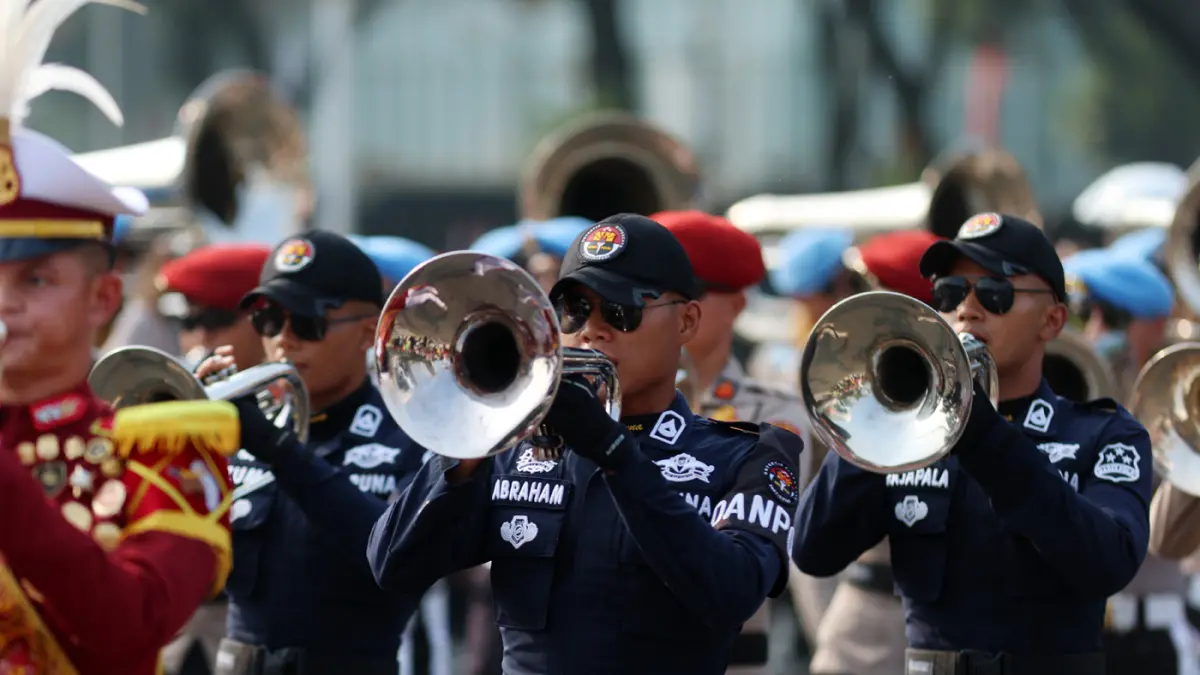 Iring-iringan kereta kencana Garuda Prabayaksa dari Monumen Nasional menuju Istana Merdeka dalam kirab Merah Putih di Jakarta, Senin (17/8/2026). (Dery Ridwansah/ JawaPos.com)