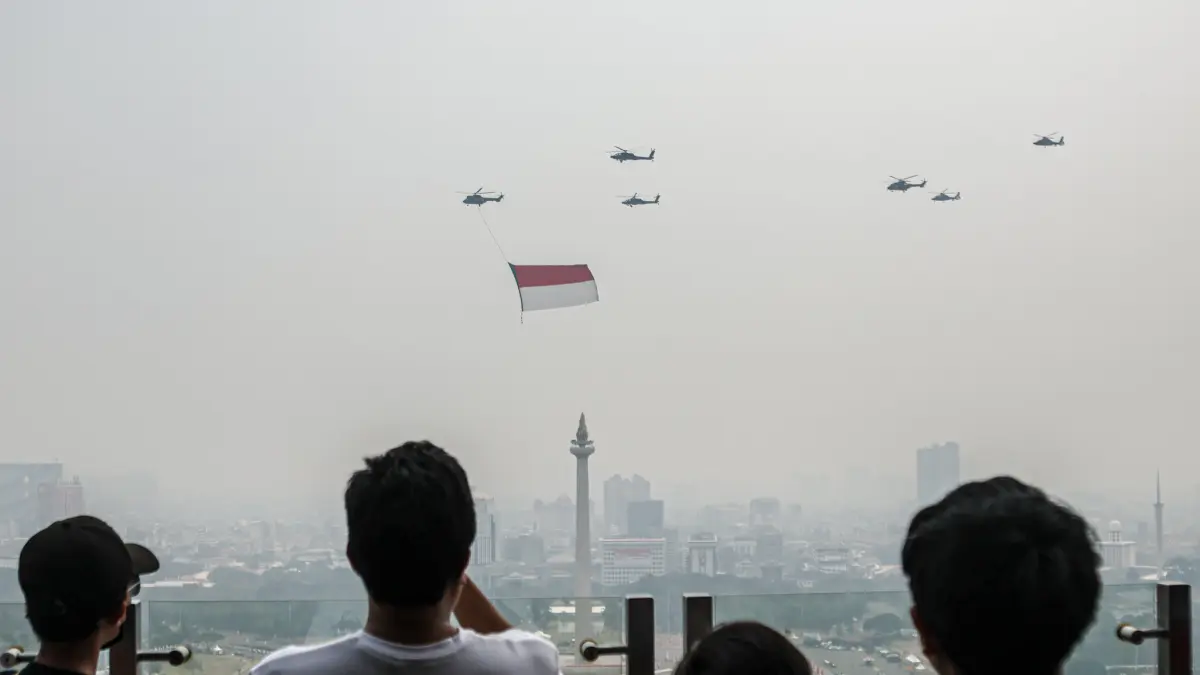 Sejumlah pesawat tempur melakukan gladi bersih jelang peringatan HUT ke-81 RI di Monas, Jakarta, Sabtu (15/08/2026). (Hanung Hambara/Jawa Pos)