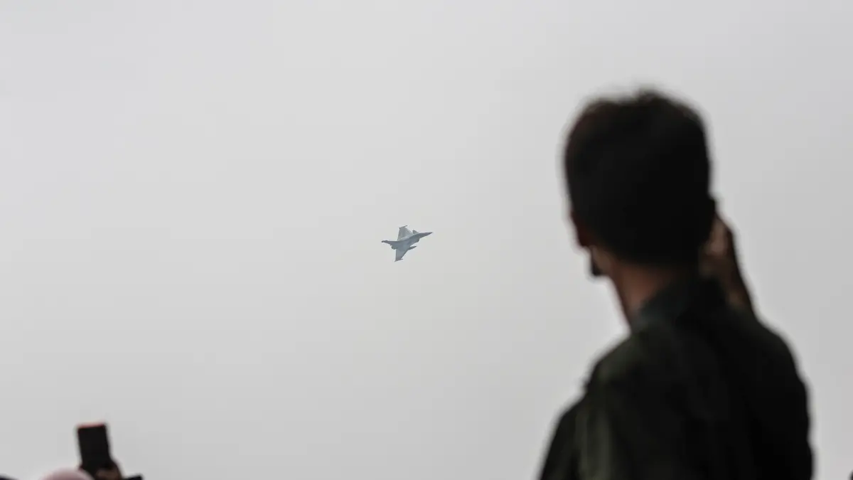 Sejumlah pesawat tempur melakukan gladi bersih jelang peringatan HUT ke-81 RI di Monas, Jakarta, Sabtu (15/08/2026). (Hanung Hambara/Jawa Pos)