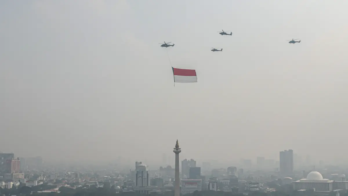 Sejumlah pesawat tempur melakukan gladi bersih jelang peringatan HUT ke-81 RI di Monas, Jakarta, Sabtu (15/08/2026). (Hanung Hambara/Jawa Pos)