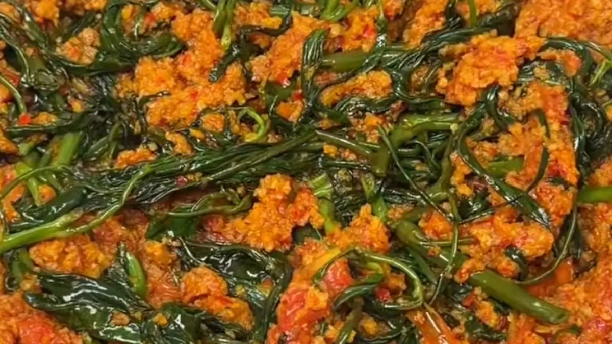 Potret oseng oncom kangkung pedas yang gurih pedas dan praktis dibuat. (Sumber: instagram.com/@adelscooking) - Image