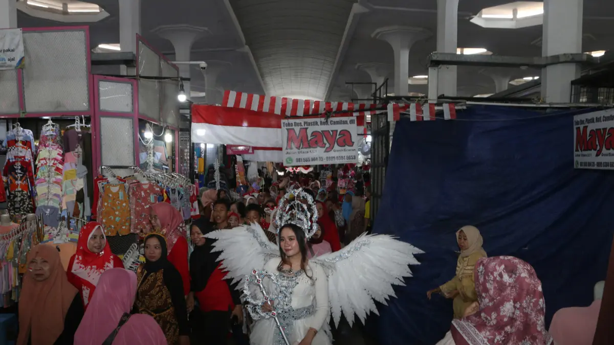 Karnaval Kemerdekaan Pedagang Pasar Johar Semarang - Image