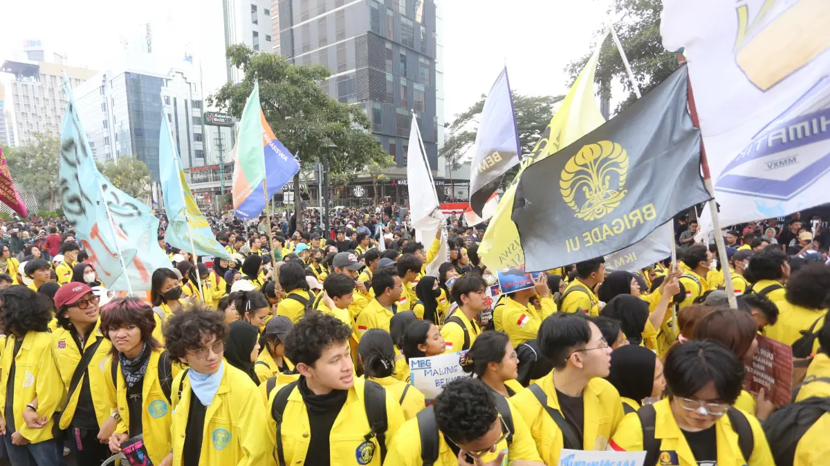 Aksi damai Mahasiswa berunjuk rasa di Jalan MH Thamrin, Jakarta, Selasa (18/8/2026). (Dery Ridwansah/ JawaPos.com)