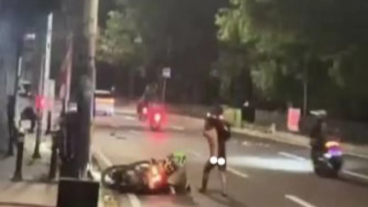 Pria tanpa busana sedang menganiaya pengguna jalan dikawasan Lenteng Agung sudah tertangkap. (SSIG) - Image