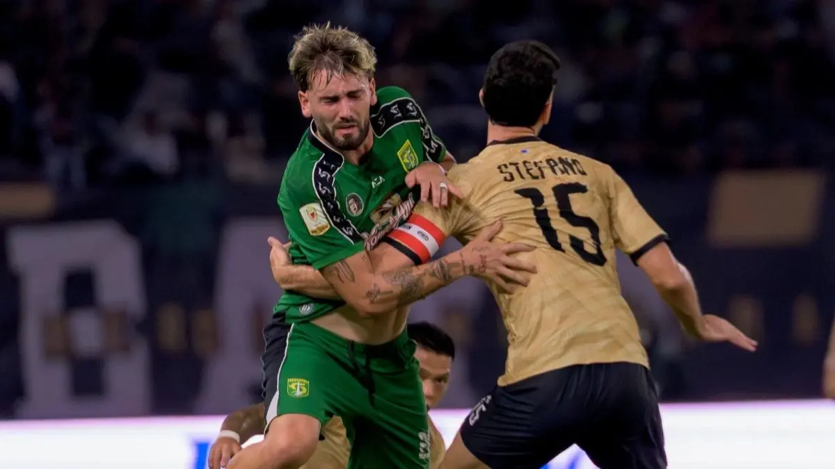 Bernardo Tavares meningkatkan intensitas latihan Persebaya Surabaya dalam pemusatan latihan di Thailand sebagai persiapan menghadapi Super League 2026/2027. (Persebaya) - Image