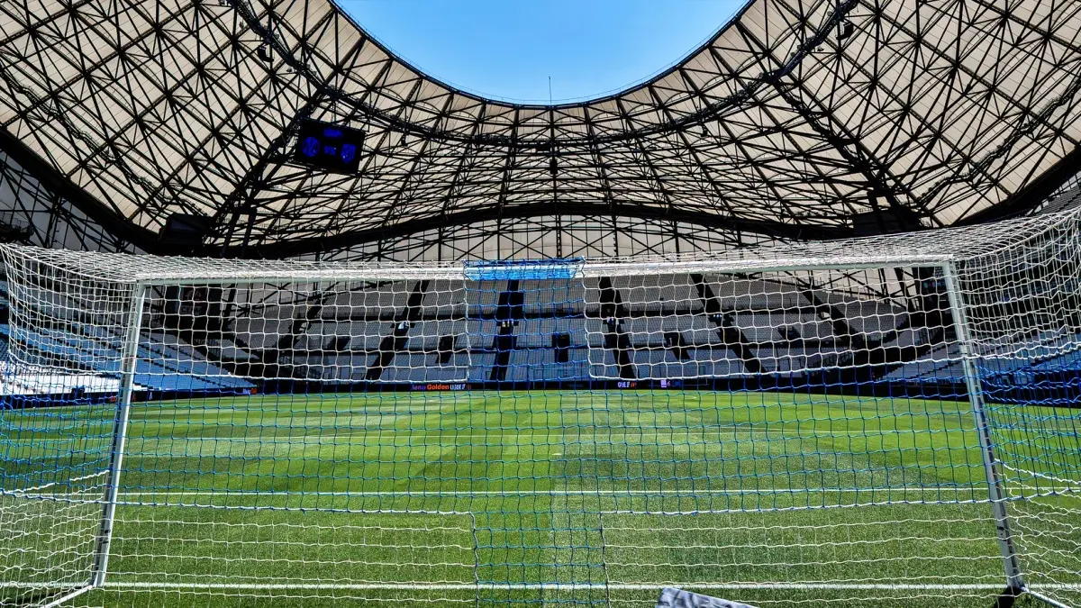 Stade Velodrome akan menjadi venue duel antara Marseille vs Strasbourg di laga pembuka Ligue 1 musim 2026/2027. (Instagram/@olympiquedemarseille) - Image