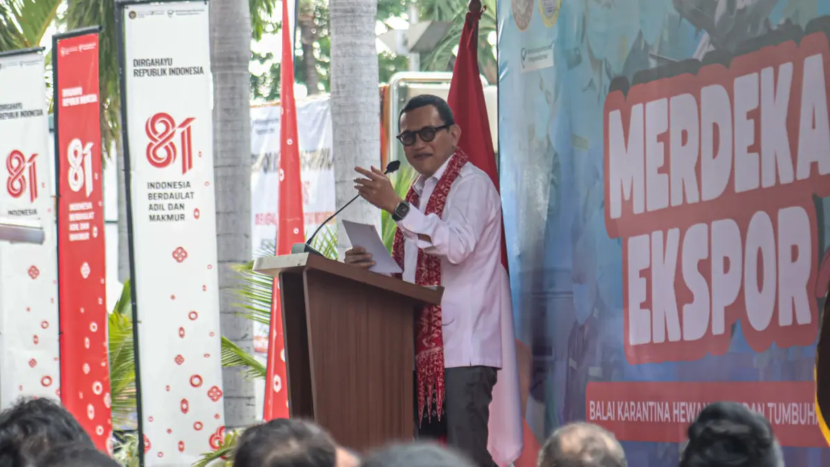 Kepala Barantin Abdul Kadir Karding memberi sambutan saat Merdeka Ekspor Komoditas Unggulan Banten di Bandara Soekarno-Hatta, Tangerang, Jumat (21/08/2026). (Hanung Hambara/Jawa Pos)